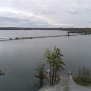 NEW Pic of lake.jpg