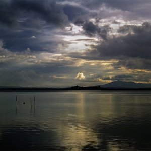 Lake Trasimeno October 2000.jpg